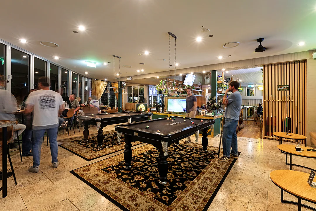 Pool Room Mulligans Airlie Beach 1080×720